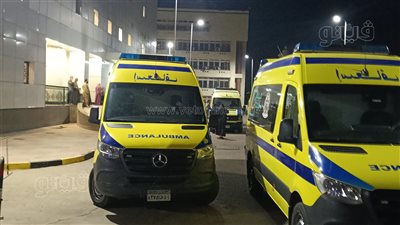 الاستعلام عن الحالة الصحية لـ 11 عاملا أصيبوا في انقلاب سيارة على طريق السويس 