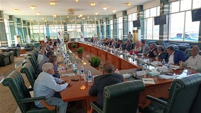 البيئة تنظم جلسة حوارية حول العمران والسياحة في ظل التغيرات المناخية بقنا