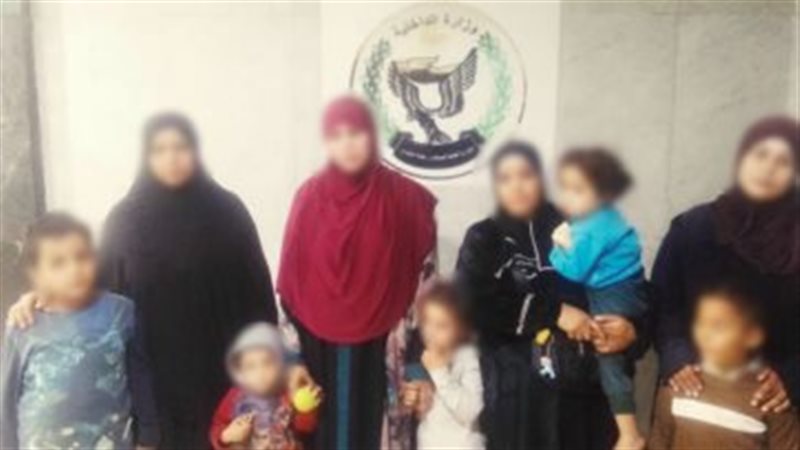 ضبط 6 رجال و5 سيدات
