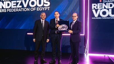 تكريم رئيس البورصة المصرية في الملتقى السنوي السابع للتأمين 
