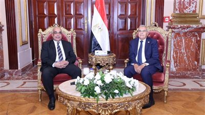 وزير العدل يهنئ رئيس مجلس الشيوخ بتولي منصبه الجديد