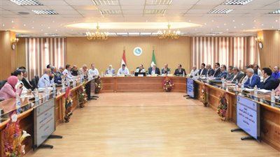  محافظ الشرقية يترأس اجتماعًا لمجلس إدارة المناطق الصناعية واللجنة العليا للاستثمار  