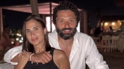 خبيرة طاقة تكشف السر الحقيقي وراء انفصال كريم محمود عبد العزيز عن زوجته