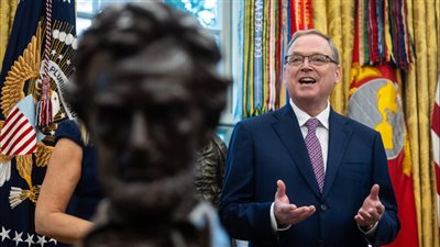 البيت الأبيض يحذر من تقلص الناتج المحلي الأمريكي بسبب الإغلاق الحكومي