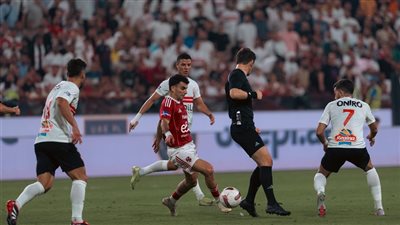 بعثة الأهلي تصل فندق إقامتها في أبو ظبي بعد التتويج بالسوبر المصري (فيديو)