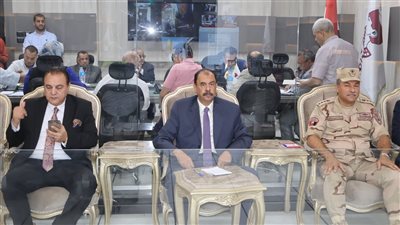 غرفة العمليات الرئيسية بسوهاج تتابع انتخابات مجلس النواب 