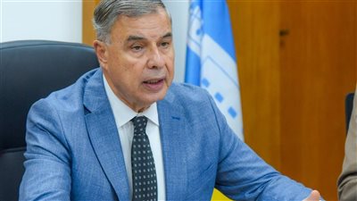 محافظ الإسكندرية يتابع انتخابات النواب من مركز السيطرة على الطوارئ