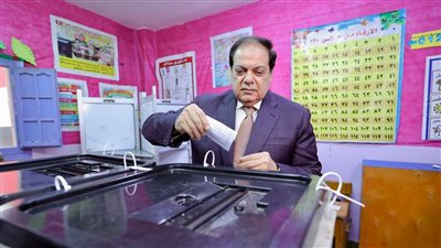 أبو العينين يدلي بصوته بانتخابات النواب: المشاركة واجب لرسم ملامح المرحلة المقبلة 