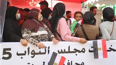 تكثيف الخدمات الأمنية بمحيط لجان انتخابات النواب بالجيزة (فيديو) 