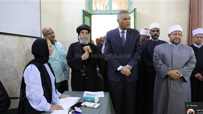  محافظ أسوان والرموز الدينية يدعون المواطنين للمشاركة بانتخابات النواب (فيديو وصور)