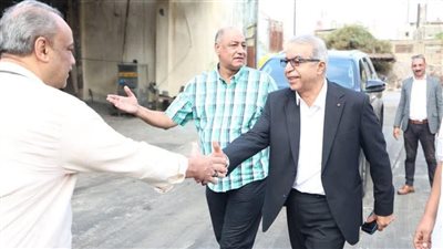 رئيس الصرف الصحي بالإسكندرية يتفقد ورش محرم بك