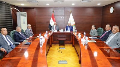 غرفة عمليات النيابة الإدارية تتابع أعضاءها المشرفين على انتخابات النواب 