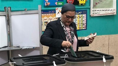 رئيسة القومي للطفولة والأمومة تُدلي بصوتها في انتخابات مجلس النواب بالشيخ زايد