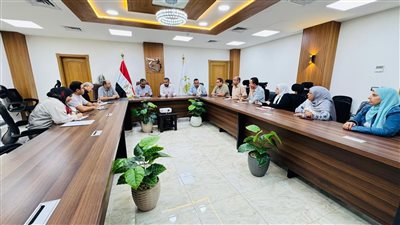 المجتمعات العمرانية تستعرض الموقف التنفيذي لمشروعات المرافق والخدمات بالعبور الجديدة 