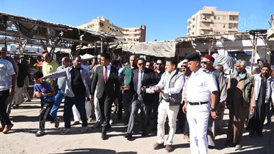 محافظ مطروح يتفقد أعمال إعادة تأهيل سوق مطروح العمومي 
