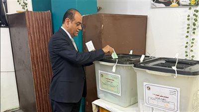 رئيس الحركة الوطنية يدلي بصوته في انتخابات النواب: المشاركة واجب وطني (صور) 