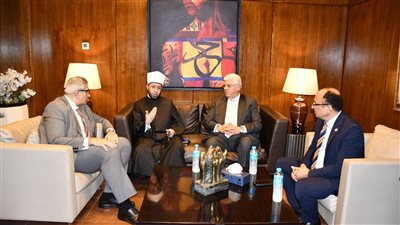 وزير التعليم العالي: 