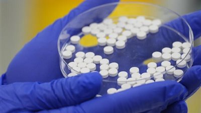 الصين تطور أقراصا طبية لإطالة العمر إلى 150 عاما