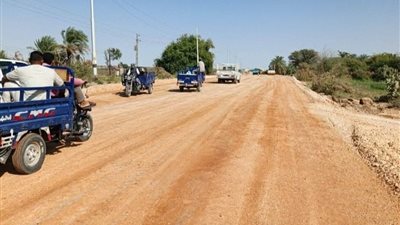 محافظة الوادي الجديد، استكمال أعمال رصف وازدواج الطرق ضمن خطة التطوير ورفع الكفاءة