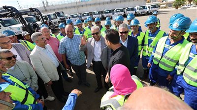 رئيس شركة الصرف الصحي بالإسكندرية يتابع استعدادات الحملة الميكانيكية والمعامل قبل النوة القادمة 