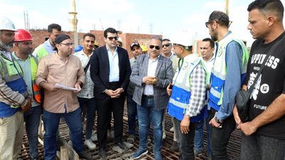 محافظ الشرقية يتفقد مشروع إنشاء كوبري سيارات الشبانات 