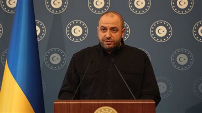 مسؤول أوكراني يصل إلى إسطنبول لإجراء مفاوضات تبادل الأسرى