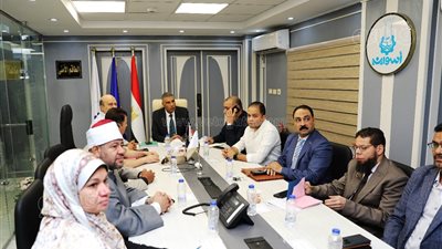 محافظ أسوان ينقل الأجواء الإنتخابية إلى وزيرة التنمية المحلية عبر الفيديوكونفرانس (صور)