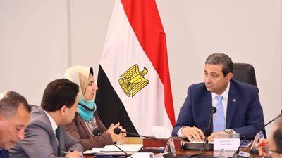 محافظ دمياط يرأس اجتماع لجنة الإعلانات ويكلف بحصر شامل وتحديث آليات التعاقد والتسعير