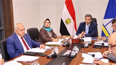 محافظ دمياط يواصل اجتماعات الخطط الاستثمارية للقطاعات الخدمية