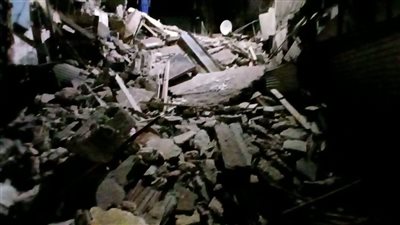 دقائق أنقذت السكان من الموت، انهيار عقار مكون من 8 طوابق بمنطقة الجمرك بالإسكندرية