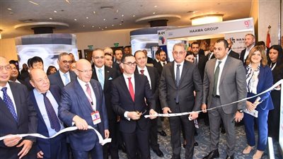 وزير الاستثمار: الصناعات النسيجية والملابس الجاهزة من القطاعات الاستراتيجية في الاقتصاد المصري