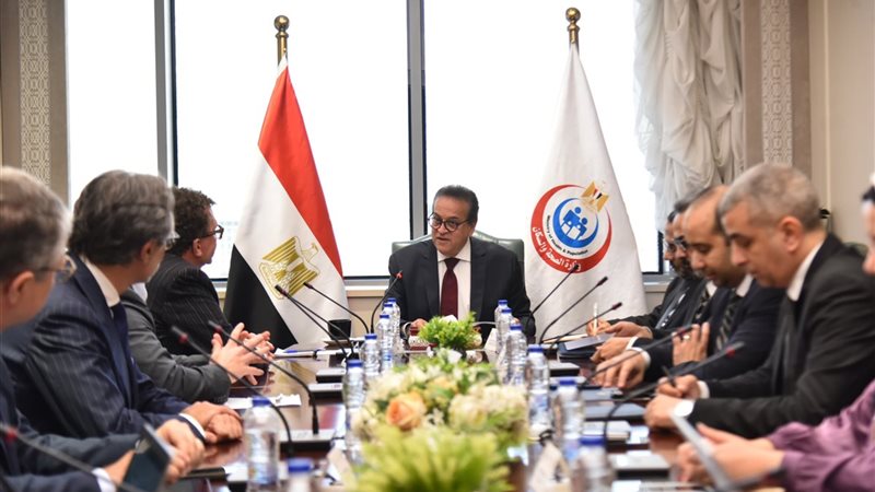 وزير الصحة يبحث آليات