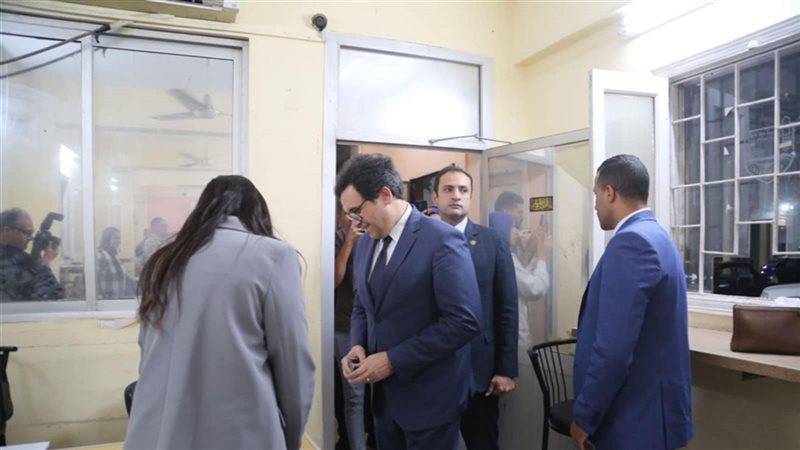  وزير الثقافة يدلي