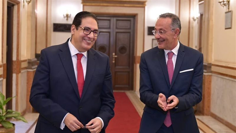 د. أحمد غنيم ورئيس