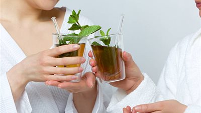 ماذا يحدث لجسمك عند تناول الشاي الأخضر يوميا لمدة شهر 