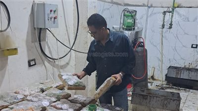 ضبط مصنع حلويات بدون ترخيص في بني سويف