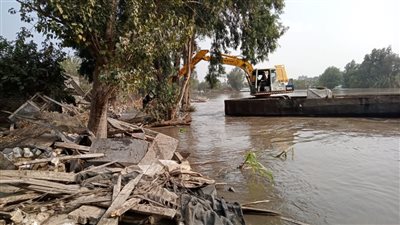 محافظ المنوفية يتابع أعمال إزالة التعديات على مجرى نهر النيل