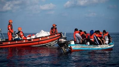 رويترز: غرقى ومفقودون إثر انقلاب قارب هجرة غير شرعية قبالة جزيرة جافدوس اليونانية