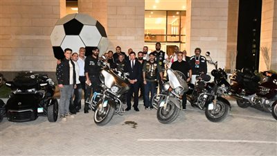 أشرف صبحي يلتقي شباب رياضات الدراجات النارية والسيارات قبل جولتهم في سيناء