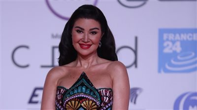 أروى جودة وميريهان حسين تتألقان على ريد كاربت افتتاح مهرجان القاهرة السينمائي (صور)