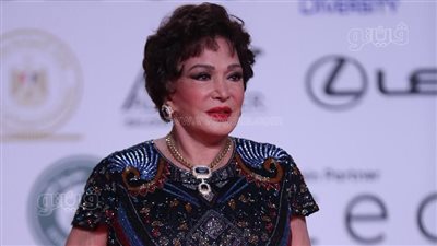 نجمات الفن الجميل يخطفن الأنظار على ريد كاربت القاهرة السينمائي (فيديو)