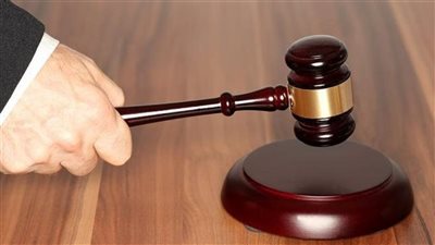 استغلت دخول صديقتها عمليات الولادة، التحقيق مع سيدة بتهمة سرقة مشغولات ذهبية