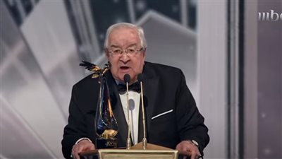 المخرج محمد ياسين يوجه رسالة إلى خاله محمد عبد العزيز بعد تكريمه بمهرجان القاهرة السينمائي