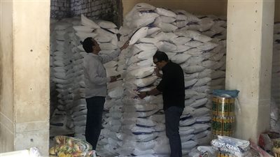 تموين المنتزة بالإسكندرية تضبط منشأة غير مرخصة لتعبئة ملح الطعام وتُصادر 10 أطنان من الملح