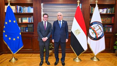 النائب العام يبحث مع رئيس 