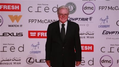 أبرزهم حسين فهمي، نجوم الفن على ريد كاربت فيلمي Do You Love Me  و