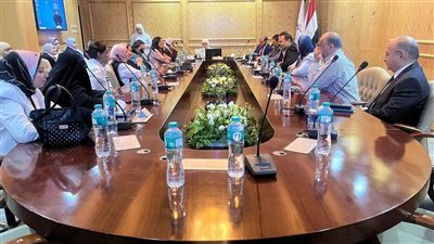 صيدلة عين شمس تستضيف مدير برنامج سرطان الكبد بجامعة تكساس الأمريكية