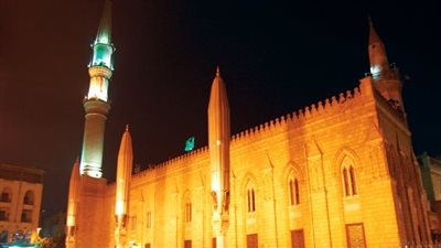 مواقيت الصلاة، موعد أذان العشاء اليوم الجمعة 14 - 11 - 2025 في القاهرة والمحافظات	