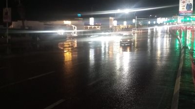 13 صورة ترصد غرق شوارع الإسكندرية بمياه الأمطار بعد وصول نوة المكنسة إلى ذروتها