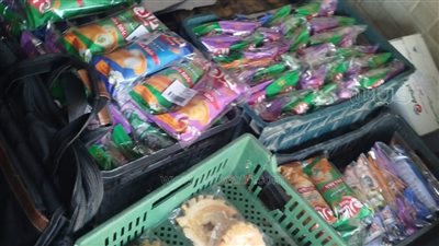 غلق مخزن أغذية في أسوان بعد ضبط حشرات وزيوت منتهية الصلاحية (صور)